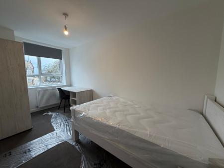 6 bedroom Flat to let in Havelock Place, Stoke-On-Trent, ST1