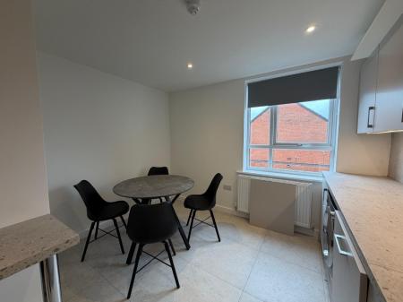 6 bedroom Flat to let in Havelock Place, Stoke-On-Trent, ST1
