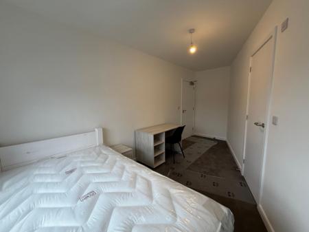 6 bedroom Flat to let in Havelock Place, Stoke-On-Trent, ST1