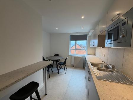 6 bedroom Flat to let in Havelock Place, Stoke-On-Trent, ST1