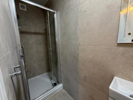 6 bedroom Flat to let in Havelock Place, Stoke-On-Trent, ST1