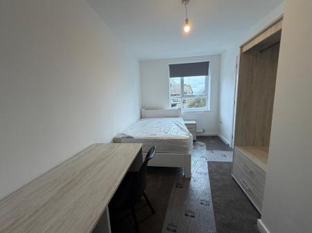 6 bedroom Flat to let in Havelock Place, Stoke-On-Trent, ST1