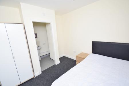 8 bedroom Terraced House to let in Cauldon Road, Shelton, Stoke-On-Trent, ST4