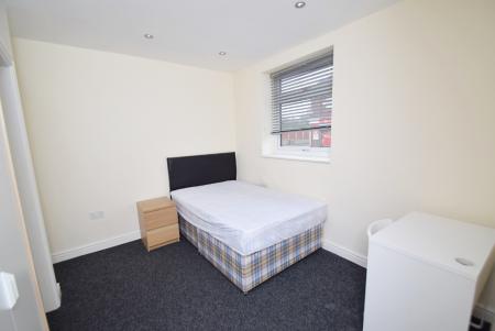 8 bedroom Terraced House to let in Cauldon Road, Shelton, Stoke-On-Trent, ST4