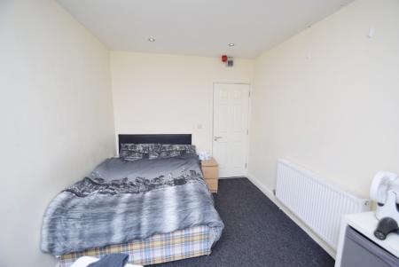 8 bedroom Terraced House to let in Cauldon Road, Shelton, Stoke-On-Trent, ST4