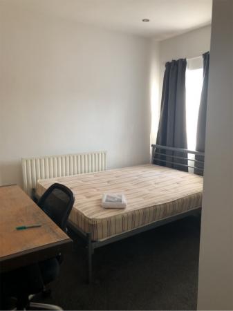 4 bedroom Terraced House to let in High Street, Knutton, ST5