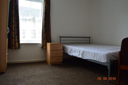 4 bedroom Terraced House to let in High Street, Knutton, ST5