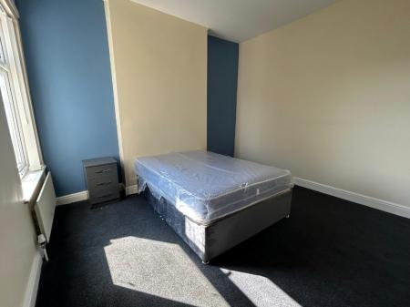 4 bedroom Flat to let in Scott Lidgett Road, Stoke-On-Trent, ST6