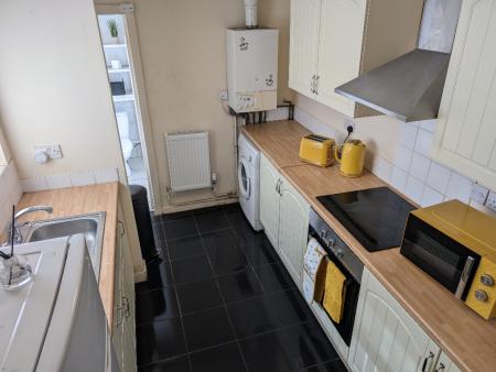 4 bedroom Terraced House to let in Enderley Street, Newcastle-Under-Lyme, ST5
