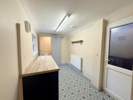 4 bedroom Terraced House to let in Church Street, Silverdale, ST5