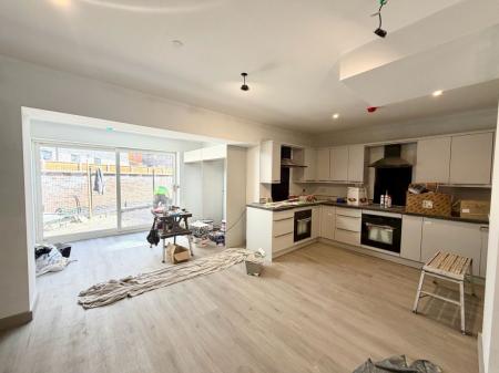24 bedroom Terraced House to let in Liverpool Road, Stoke-On-Trent, ST4