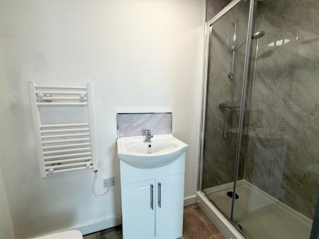 24 bedroom Terraced House to let in Liverpool Road, Stoke-On-Trent, ST4