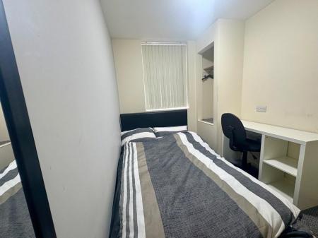 5 bedroom House share to let in Conway Street, Shelton, Stoke-On-Trent, ST4