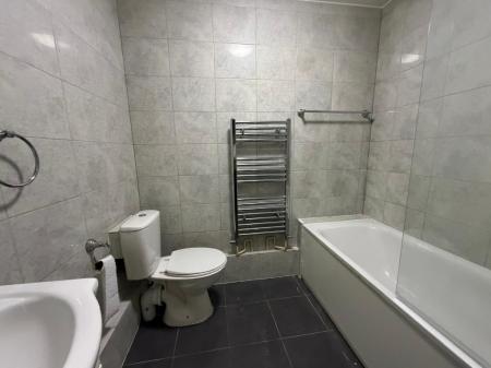 1 bedroom Flat to let in Hill Street, Stoke-On-Trent, ST4