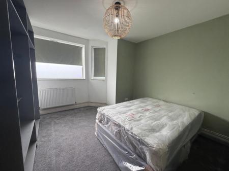 1 bedroom Flat to let in Hill Street, Stoke-On-Trent, ST4