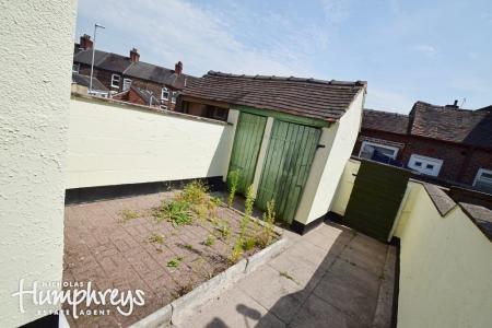 4 bedroom Terraced House to let in Cauldon Road, Shelton, Stoke-On-Trent, ST4