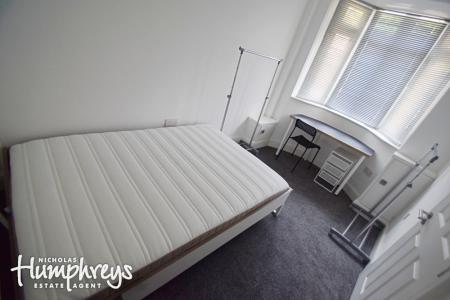 4 bedroom Terraced House to let in Cauldon Road, Shelton, Stoke-On-Trent, ST4