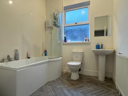 4 bedroom Terraced House to let in Stoke Road, Shelton, Stoke-On-Trent, ST4