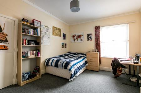 4 bedroom Terraced House to let in Stoke Road, Shelton, Stoke-On-Trent, ST4