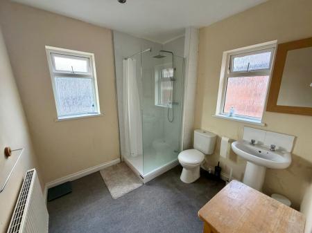 4 bedroom Terraced House to let in London Road, Newcastle-Under-Lyme, ST5