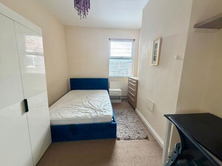 4 bedroom Terraced House to let in London Road, Newcastle-Under-Lyme, ST5