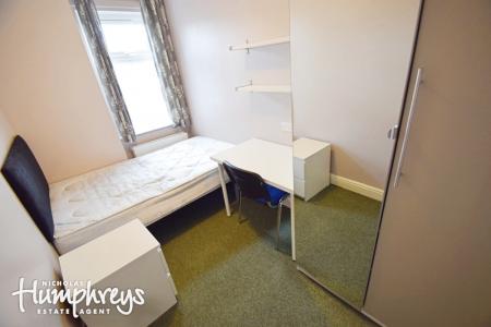 4 bedroom Terraced House to let in Guildford Street, Shelton, Stoke-On-Trent, ST4