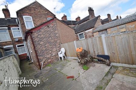 4 bedroom Terraced House to let in Guildford Street, Shelton, Stoke-On-Trent, ST4