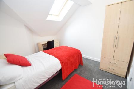 2 bedroom House share to let in Lyme Valley Mews, Newcastle-Under-Lyme, ST5