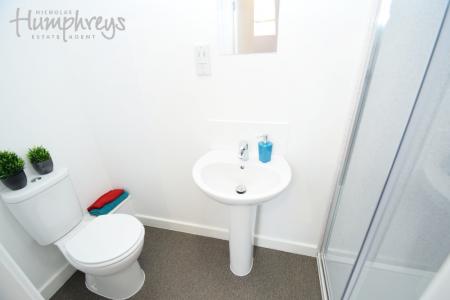 2 bedroom House share to let in Lyme Valley Mews, Newcastle-Under-Lyme, ST5