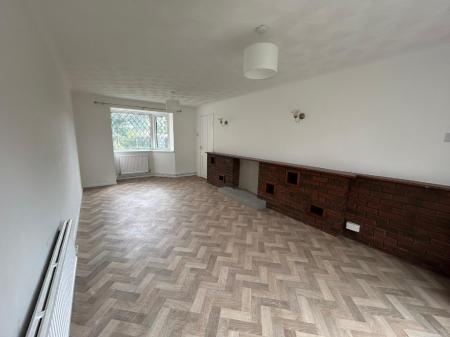 3 bedroom Semi-detached house to let in Dee Lane, Newcastle-Under-Lyme, ST5