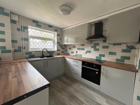 3 bedroom Semi-detached house to let in Dee Lane, Newcastle-Under-Lyme, ST5