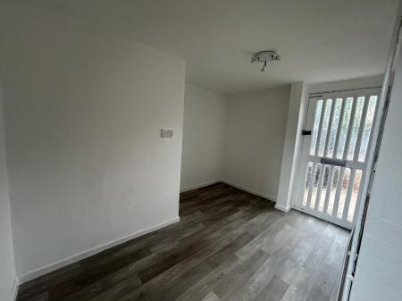 3 bedroom Semi-detached house to let in Dee Lane, Newcastle-Under-Lyme, ST5