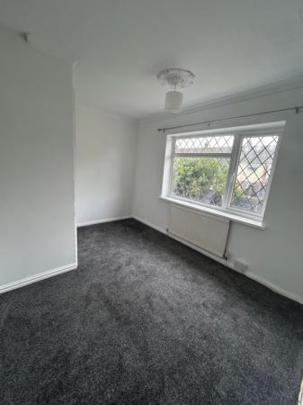 3 bedroom Semi-detached house to let in Dee Lane, Newcastle-Under-Lyme, ST5