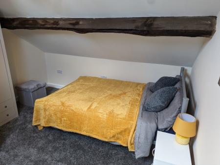4 bedroom Terraced House to let in Church Street, Silverdale, ST5