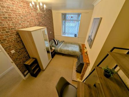 4 bedroom Terraced House to let in Hatrell Street, Newcastle-Under-Lyme, ST5