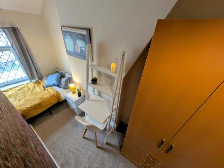 4 bedroom Terraced House to let in Hatrell Street, Newcastle-Under-Lyme, ST5