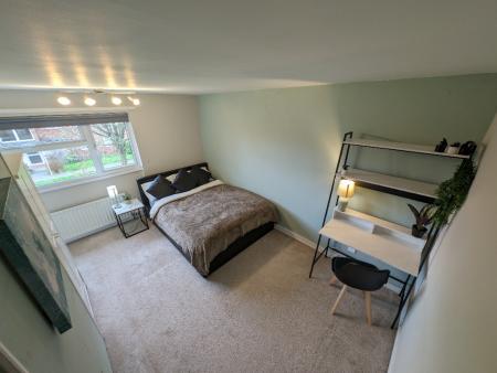 4 bedroom Terraced House to let in Lanarks Walk, Newcastle-Under-Lyme, ST5