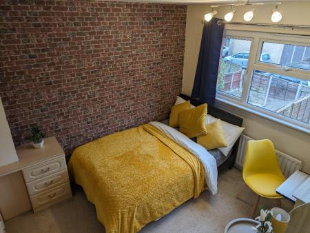 Lanarks Walk, Newcastle-Under-Lyme, ST5