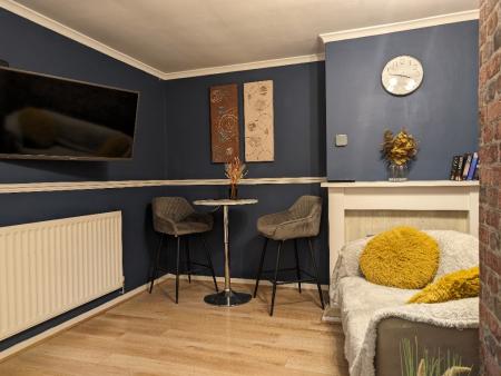 4 bedroom Terraced House to let in Lanarks Walk, Newcastle-Under-Lyme, ST5