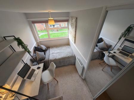 4 bedroom Terraced House to let in Lanarks Walk, Newcastle-Under-Lyme, ST5