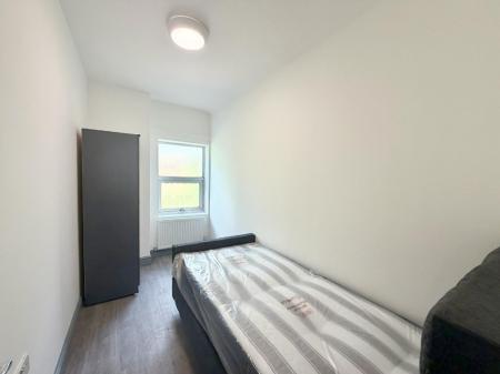 4 bedroom Terraced House to let in Friarswood Road, Newcastle-Under-Lyme, ST5