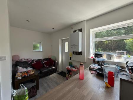 4 bedroom End of terrace house to let in Orme Road, Newcastle-Under-Lyme, ST5