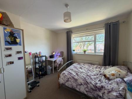 4 bedroom End of terrace house to let in Orme Road, Newcastle-Under-Lyme, ST5