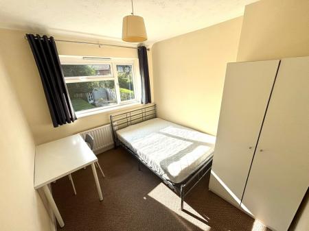 4 bedroom End of terrace house to let in Orme Road, Newcastle-Under-Lyme, ST5