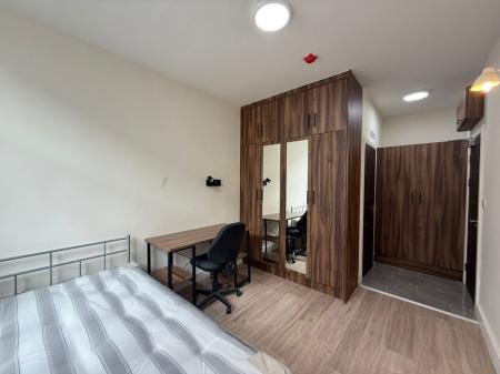 1 bedroom Flat to let in King Street, Newcastle-Under-Lyme, ST5