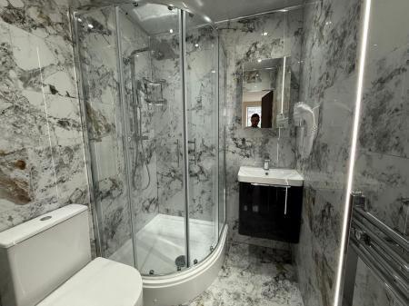 1 bedroom Flat to let in King Street, Newcastle-Under-Lyme, ST5