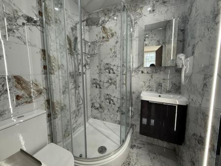 1 bedroom Flat to let in King Street, Newcastle-Under-Lyme, ST5