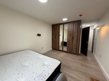 1 bedroom Flat to let in King Street, Newcastle-Under-Lyme, ST5