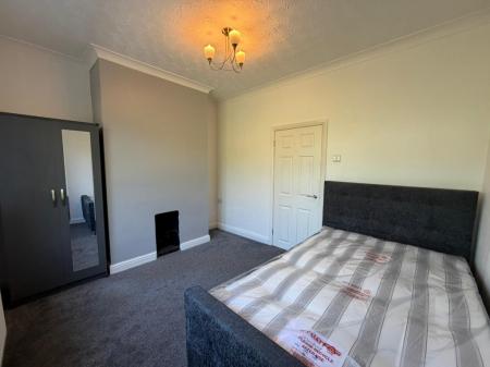 4 bedroom Terraced House to let in Poplar Grove, Newcastle-Under-Lyme, ST5