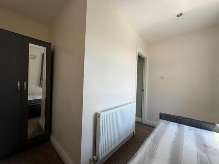 4 bedroom Terraced House to let in Poplar Grove, Newcastle-Under-Lyme, ST5